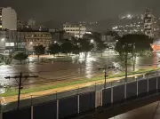 Temporal causa alagamentos e suspensão de aulas em Juiz de Fora