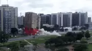 Torre Palace, antigo hotel de luxo em Brasília, é implodido para dar lugar a empreendimento residencial