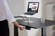 Trabalho Híbrido e Ergonomia: Como Mesas Ajustáveis Aumentam Produtividade em 40%