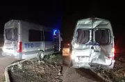 Van com 19 passageiros é atingida por caminhão na BR-407, no Piauí; dois ficam feridos
