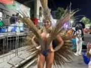 Vanessa Rangeli, rainha de bateria da Acadêmicos de Niterói, une samba e política no desfile