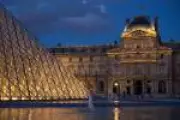 Vazamento de água no Louvre isola sala com obras valiosas e fecha área ao público