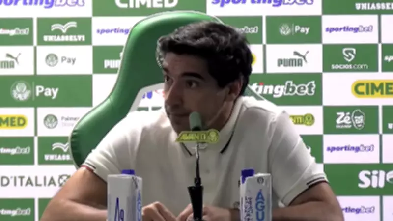 Abel Ferreira critica calendário do futebol brasileiro e sequência de jogos do Palmeiras