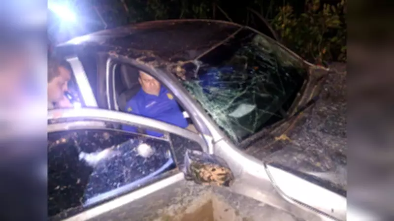 Acidente com servidores da Polícia Científica no Pará: veículo capota em curva com areia na pista