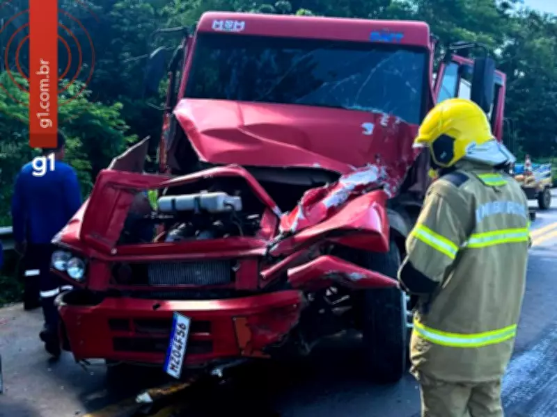 Acidente entre três veículos deixa feridos na BR-364 no interior do Acre