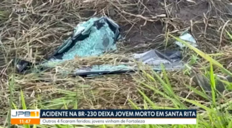 Acidente fatal com van na BR-230 em Santa Rita deixa jovem morto e quatro feridos