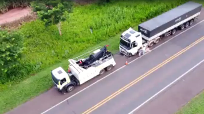 Acidente fatal na SP-563 em Andradina deixa três trabalhadores mortos após colisão