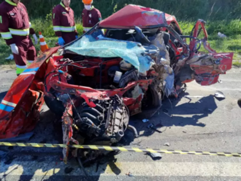 Acidente fatal na SP-79: uma morte e feridos graves em colisão frontal entre Tapiraí e Piedade