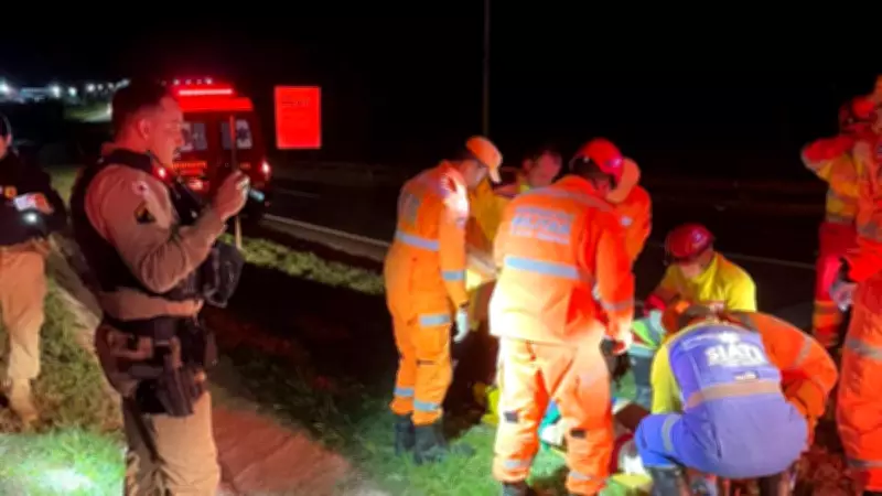 Acidente grave na BR-365 em Uberlândia deixa motociclista e passageira com lesões sérias
