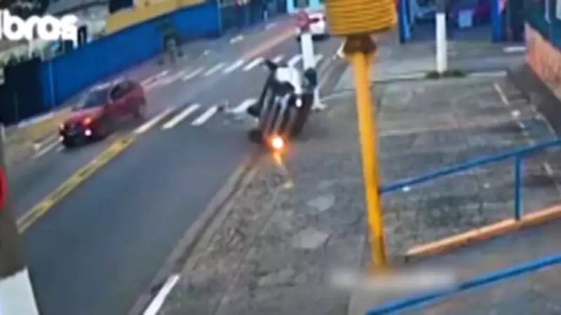 Acidente na Zona Norte de São Paulo deixa motorista presa em ferragens após colisão