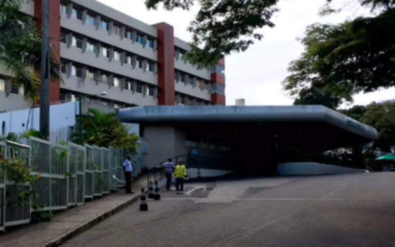 Adolescente de 17 anos é baleada no rosto por amigo em Salvador; vítima segue internada