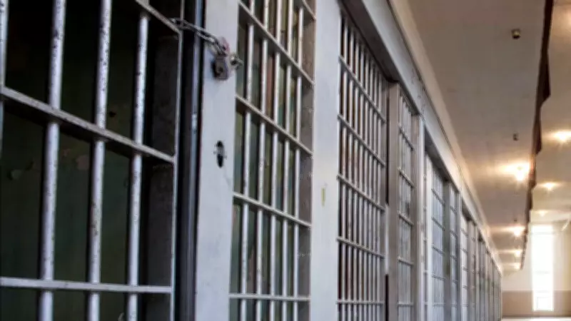 Adolescente fica três dias em delegacia no ES à espera de vaga em unidade socioeducativa