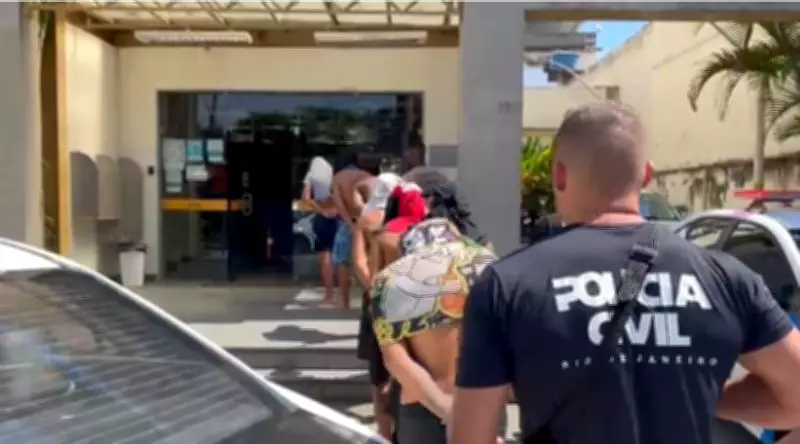 Adolescentes são internados após ataque brutal a capivara no Rio de Janeiro