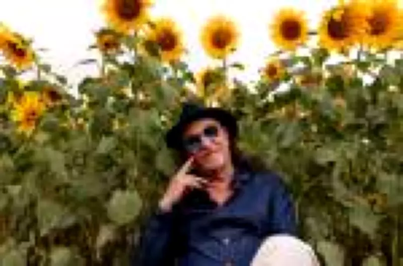 Alceu Valença celebra 80 anos com turnê nacional '80 Girassóis' em 2026