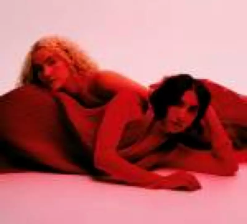 Anavitória viraliza ao comentar escala 6×1 em show e gera debate sobre direitos trabalhistas