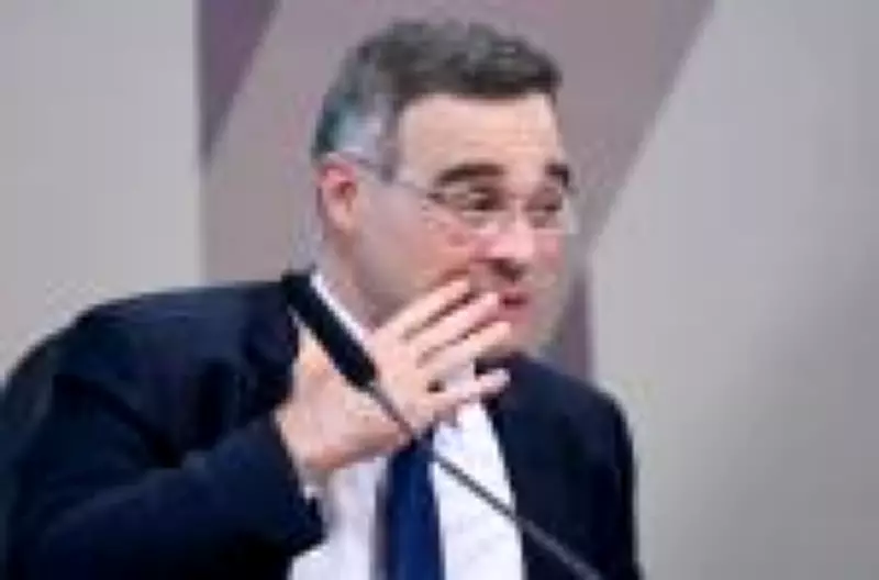 André Mendonça e Paulo Gonet em embate no caso Master, evocando o fantasma da Lava-Jato