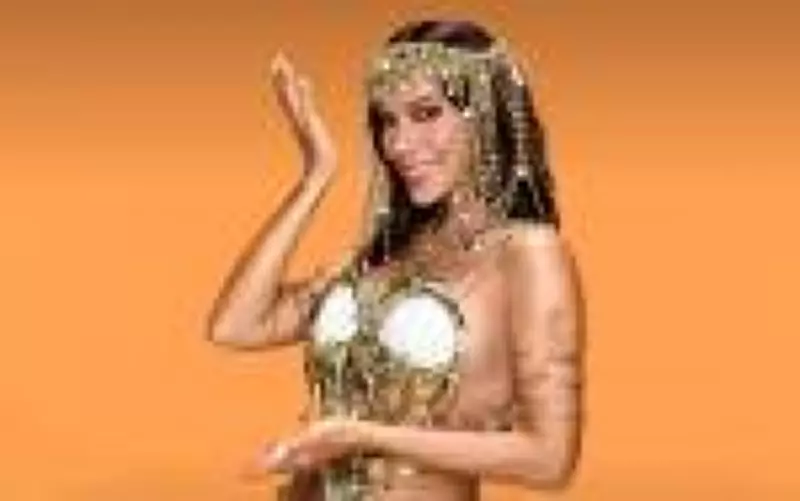Anitta articula para ser rainha de bateria da Mocidade e critica notas do Carnaval 2026