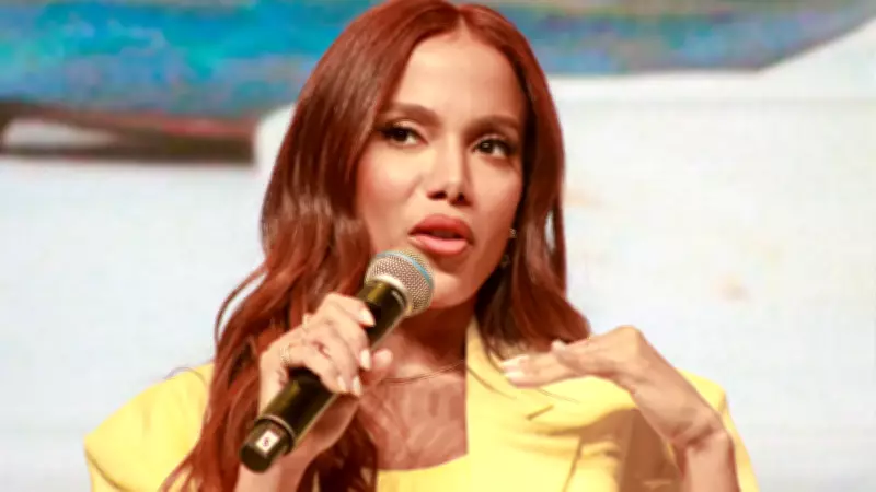 Anitta pede socorro nas redes: irmão preso na França após furto de passaporte