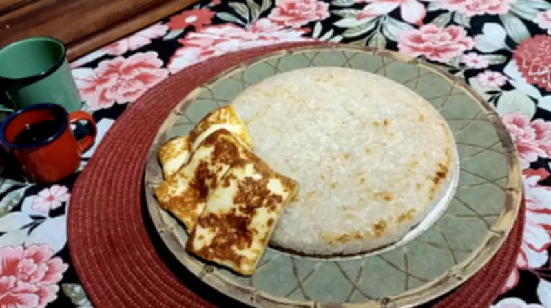 Aprenda a preparar beiju de tapioca granulada com coco: receita simples e saborosa