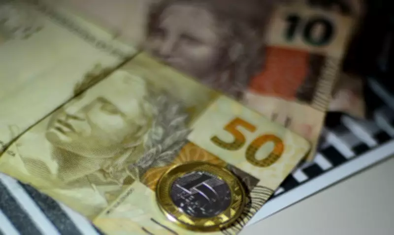 Arrecadação federal em fevereiro atinge recorde histórico de R$ 222,1 bilhões