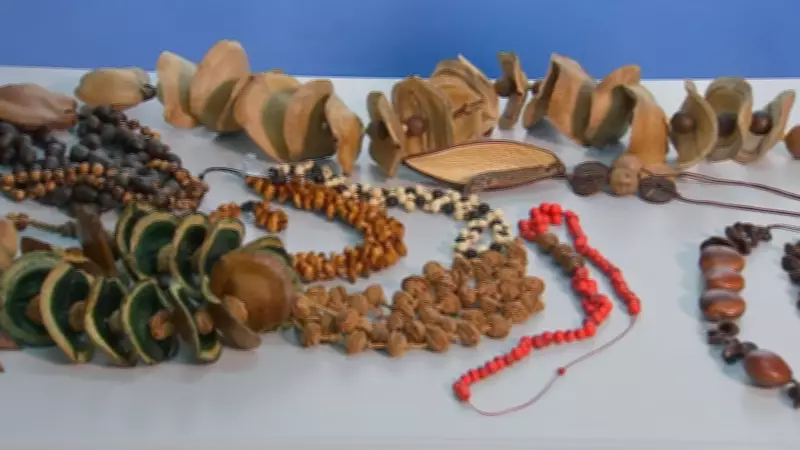 Artesãs de Itapetininga criam joias sustentáveis com sementes e cascas da natureza