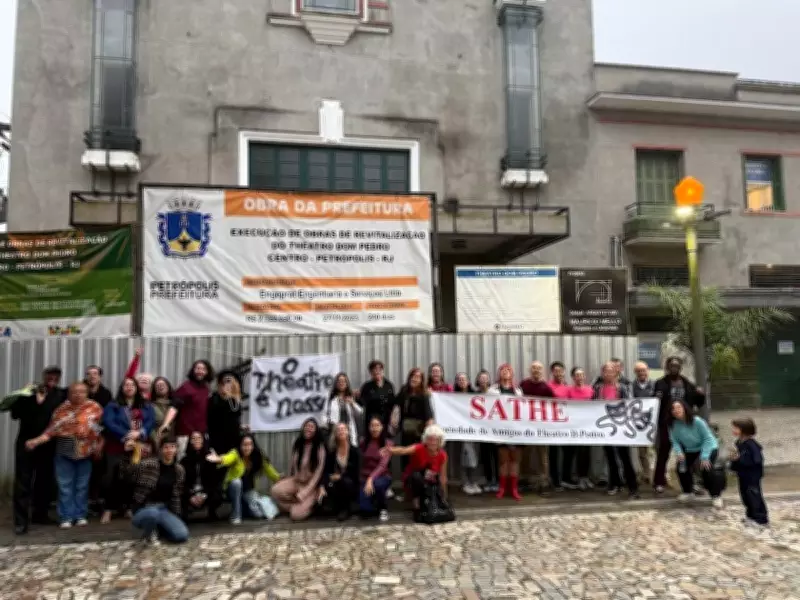 Artistas de Petrópolis mobilizam-se pela reabertura do Theatro Dom Pedro após sete anos fechado