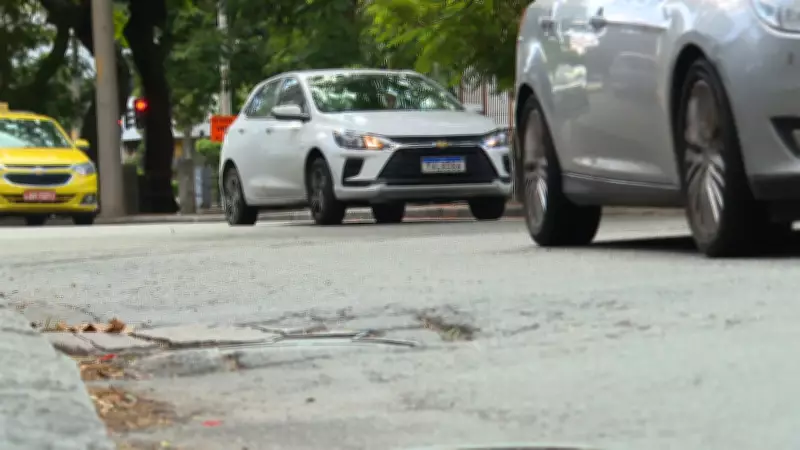 Asfalto irregular no Rio gera 12 mil chamados em 3 meses e preocupa motoristas