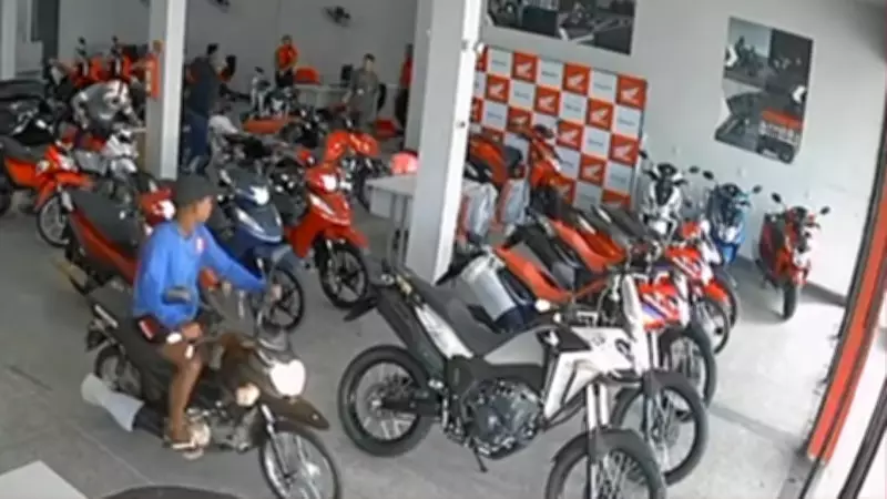 Assalto a loja de motos em Ananindeua termina com prisão de dois suspeitos e recuperação de veículo