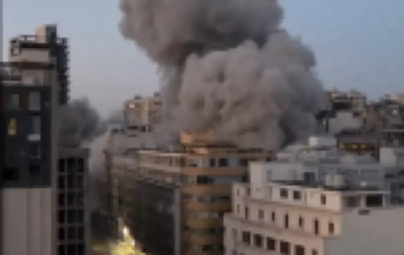 Ataque israelense derruba prédio de 15 andares no centro de Beirute após alerta de evacuação