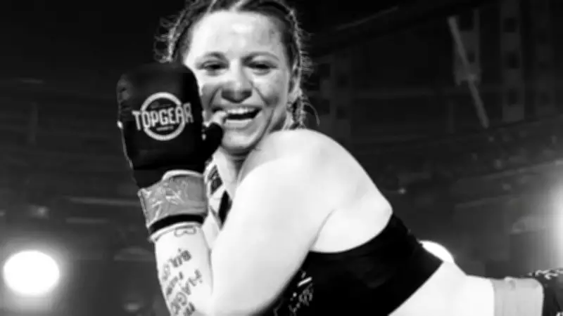 Atleta de Muay Thai morre atropelada por caminhão na Tailândia durante treinamento