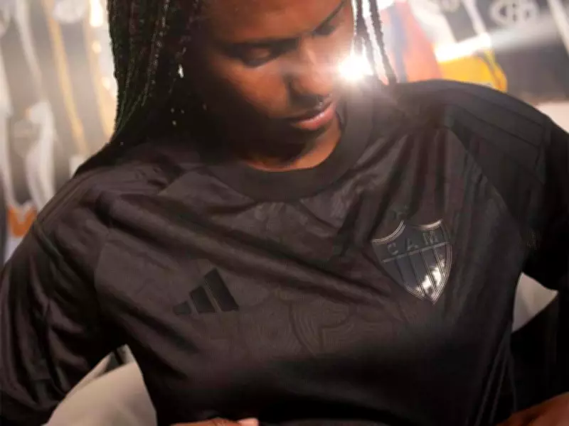 Atlético-MG é condenado a indenizar torcedores por entrega de camisa falsificada
