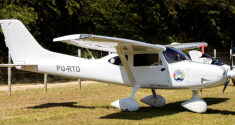 Avião ultraleve cai em Rio Claro (RJ) e mata pai e filho de 73 e 40 anos