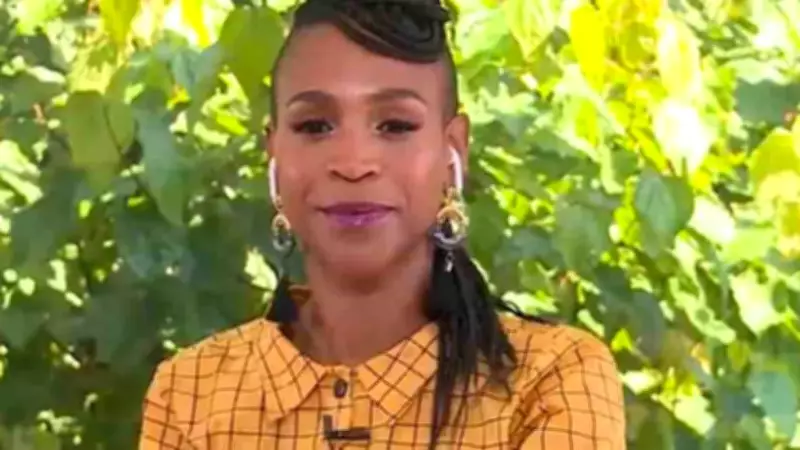 Babu Santana é entrevistado por Karol Conká após eliminação do BBB 26