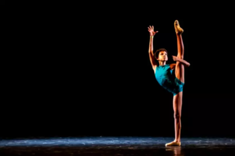 Bailarino de 12 anos de Carmo do Cajuru brilha em competições e ganha bolsa para estudar no exterior