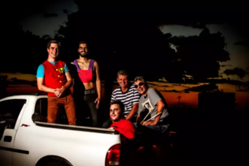 Banda de Jaú (SP) mantém viva a memória dos Mamonas Assassinas após 30 anos da tragédia