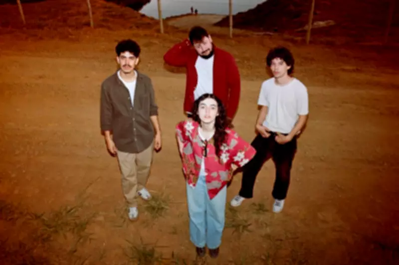 Banda Varanda de Juiz de Fora leva indie mineiro ao palco do Lollapalooza 2026