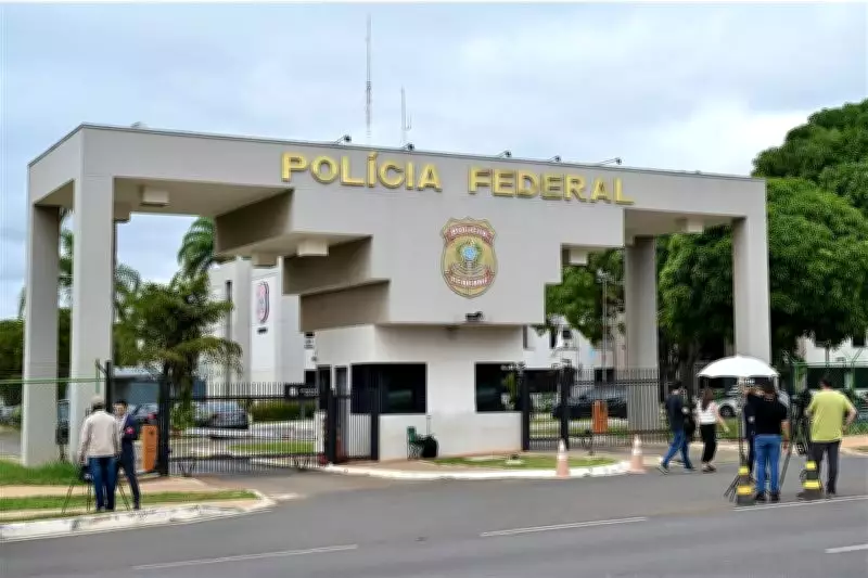 Banqueiro Daniel Vorcaro é transferido para instalações da PF em Brasília e negocia delação premiada