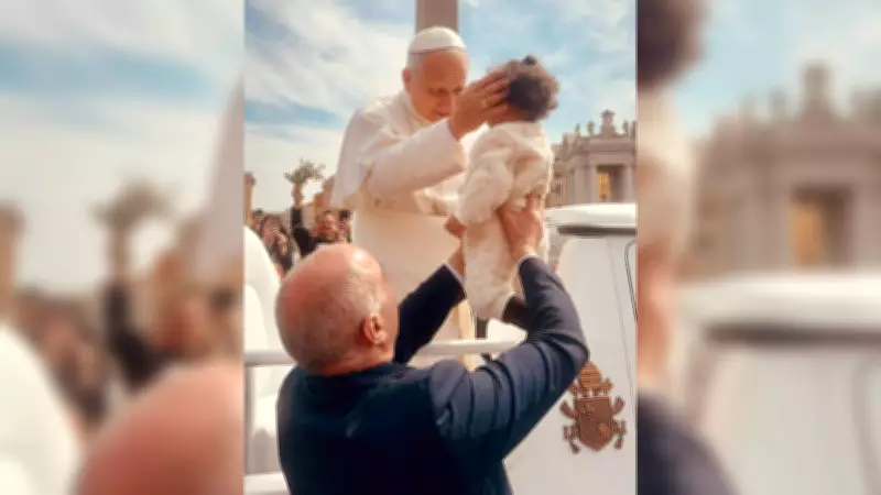 Bebê cearense recebe bênção do Papa Leão XIV após missa de Domingo de Ramos no Vaticano