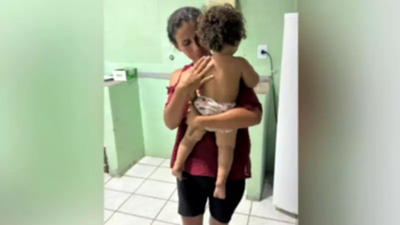 Bebê de 1 ano e 3 meses é salva por policiais após engasgo com leite no Pará