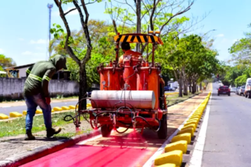 Boa Vista revitaliza ciclovias com pintura que segue normas de trânsito e aumenta segurança