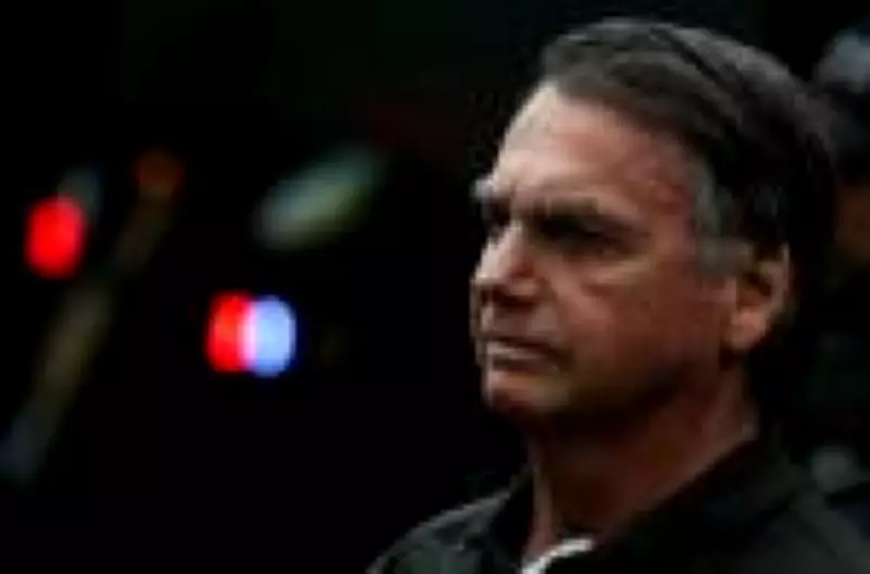 Bolsonaro apresenta melhora renal, mas quadro inflamatório se eleva e exige mais antibióticos