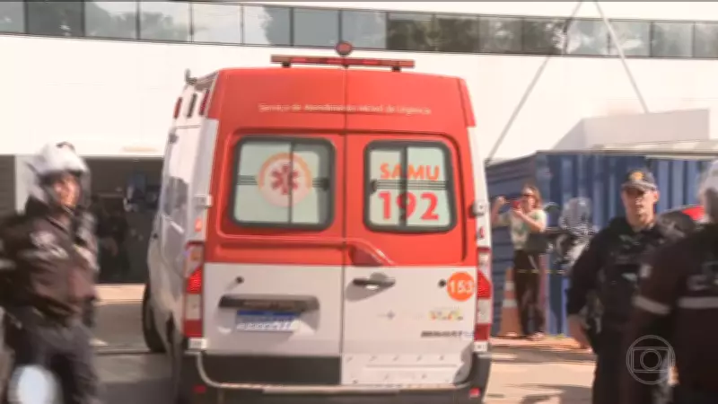 Bolsonaro internado na UTI com pneumonia grave em Brasília; quadro é estável