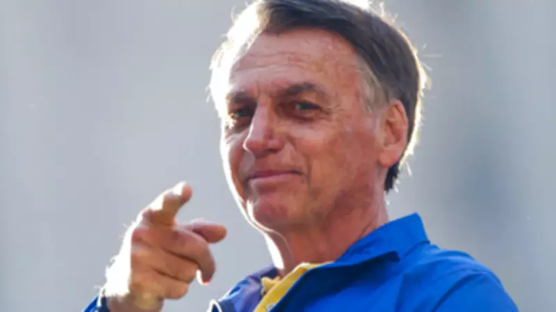 Bolsonaro recebe prisão domiciliar com regras rígidas após diagnóstico de broncopneumonia