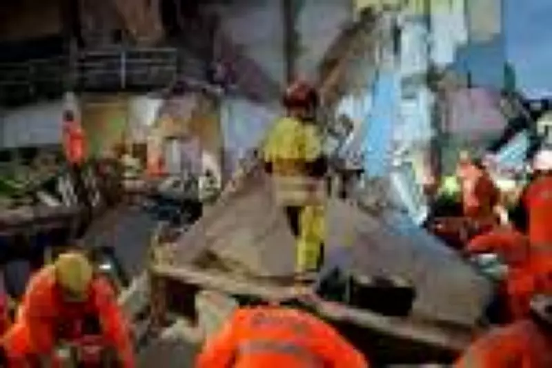 Bombeiros encerram buscas em asilo desabado em BH; 12 mortes confirmadas