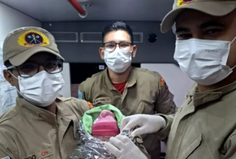 Bombeiros realizam parto de emergência dentro de viatura em Campo Grande
