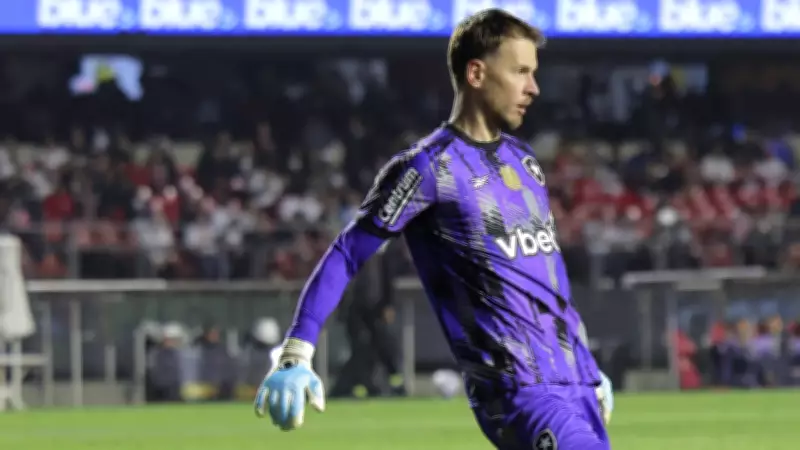 Botafogo avalia saída do goleiro Neto após falhas; São Paulo renova com Marcos Antônio