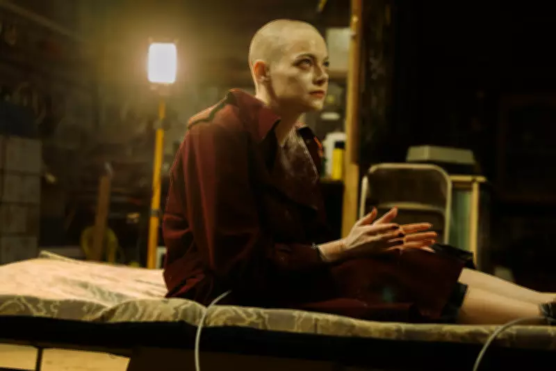 Bugonia surpreende como melhor filme no Oscar 2026, coroando parceria Lanthimos-Stone