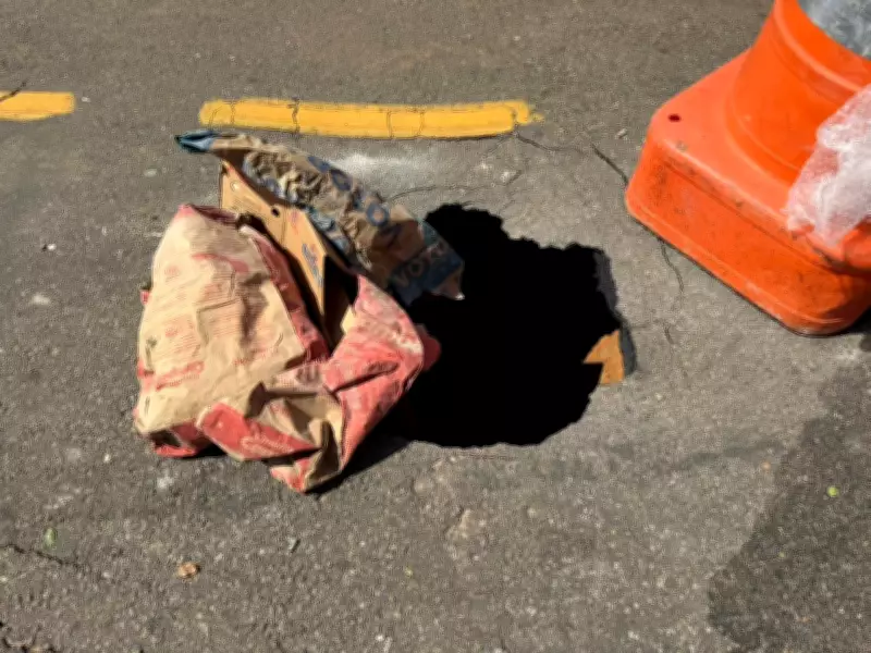 Buracos na Rua Halfeld em Juiz de Fora preocupam moradores e exigem reparos urgentes