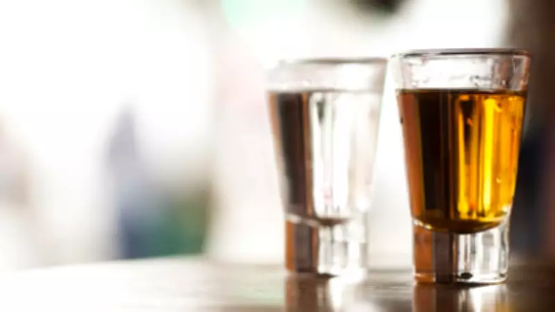 Cachaça brasileira conquista mercados europeus como produto premium e símbolo cultural