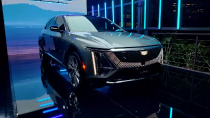 Cadillac confirma chegada oficial ao Brasil em 2026 com três modelos elétricos